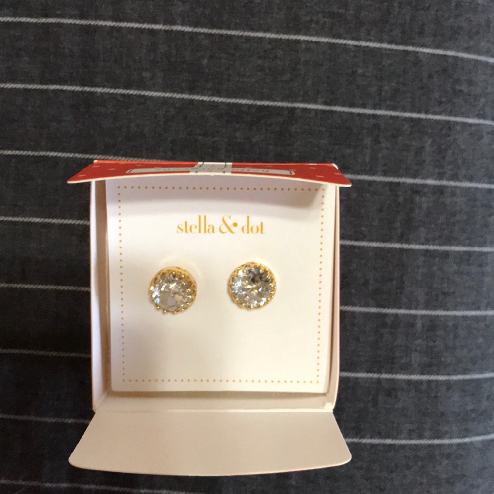 Stella and Dot Nancy Studs